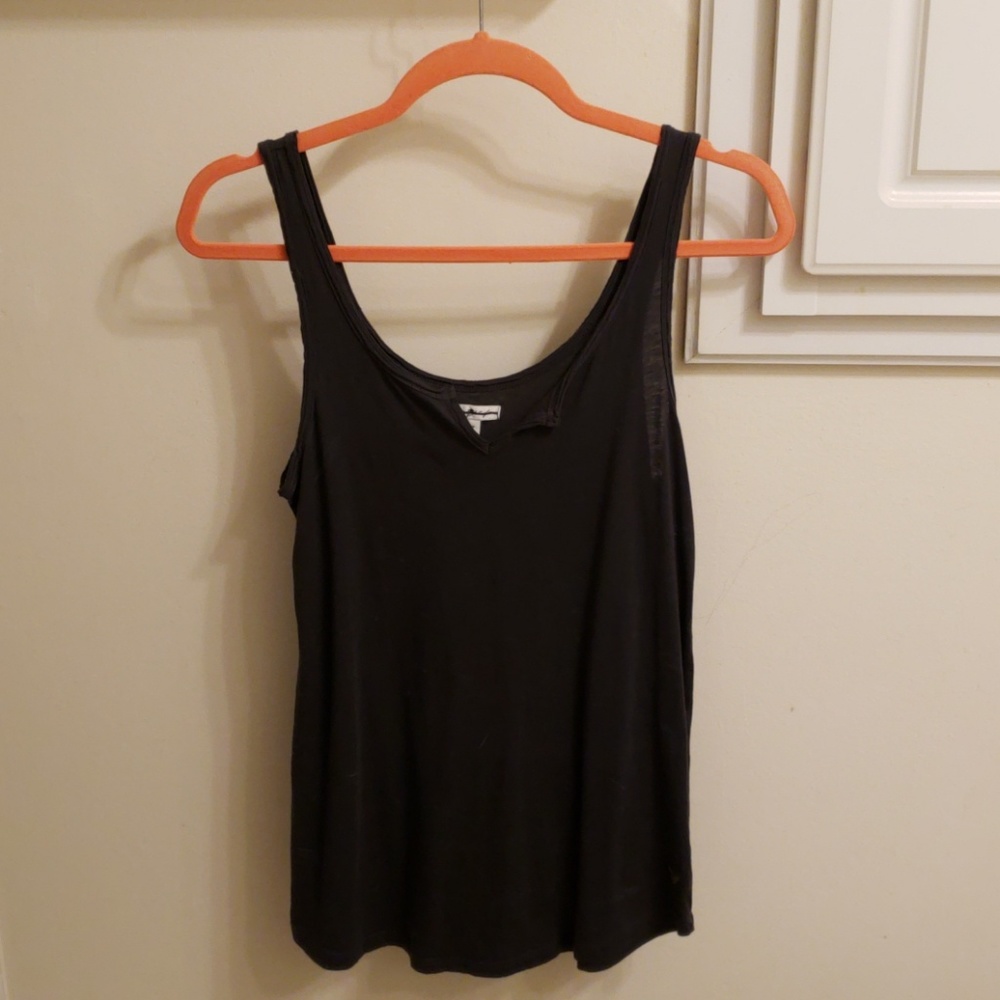 Steele/black tank top